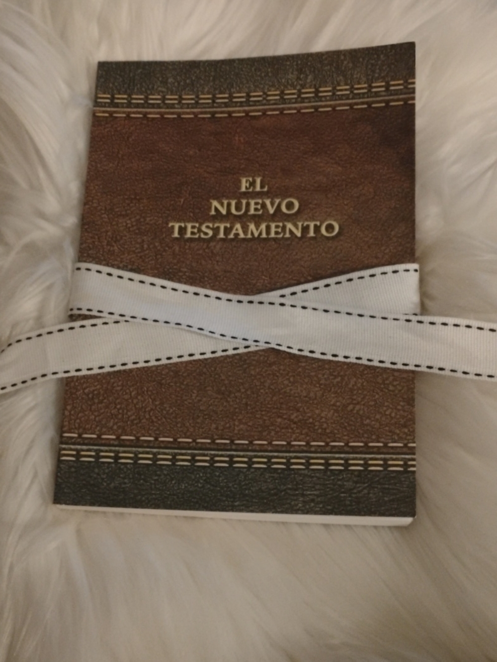 Brown 'El Nuevo Testamento Soft Cover Book✨📙📖